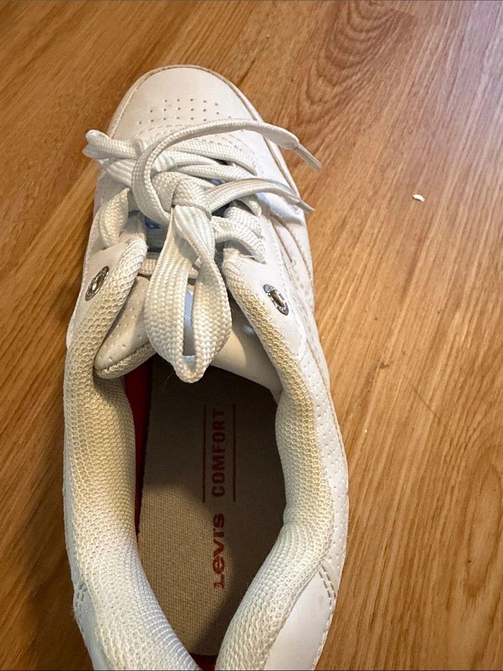 Levi's White womens Lace-Up Sneakers